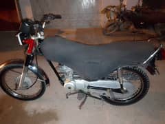 honda 125 bike ha  Karachi no model 2002 ha registration 2006 ki ha