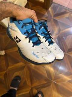 Yonex