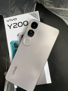 Vivo y200 available 8/256