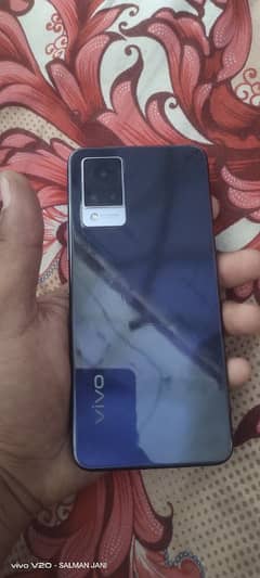 vivo V21