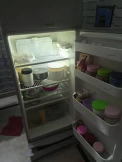 Dawlance fridge full saiz bhetreen condition maa shaa Allah