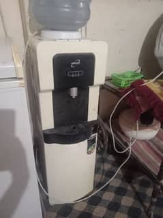 homage dispenser