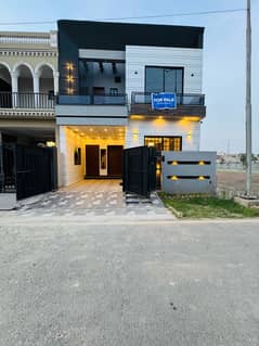 Investors Should sale This Prime Location House Located Ideally In Park View City