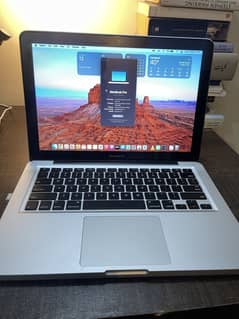 MacBook Pro 2012 – 128SSD + 12GB RAM – Minor Screen Crack