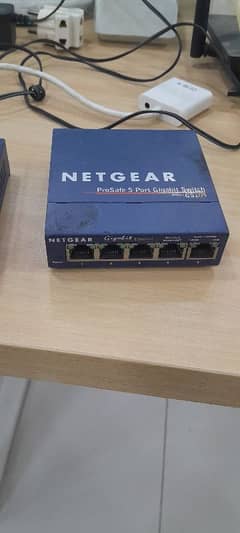 NetGear 5 ports gigabit switch
