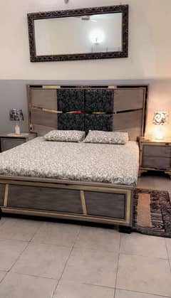 Bed for sale queen size just 2month use