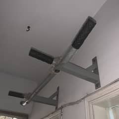 Pull up bar