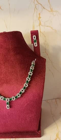 new dizan ha withe or green me