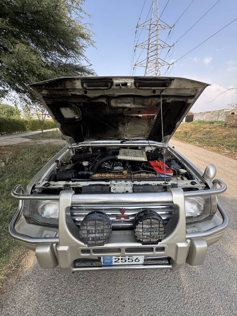Pajero GLS 2.5D manual 3
