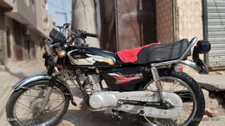 2017 model ha bike Honda koi kam ni hona wala original bike ha