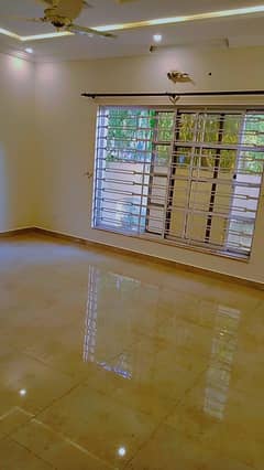 BRAND NEW 10M GROUND PORTION AVAILABLE FOR