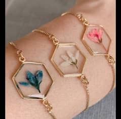 Resin customise bracelet