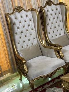 Used bedroom fully carved chairs for sale urgently