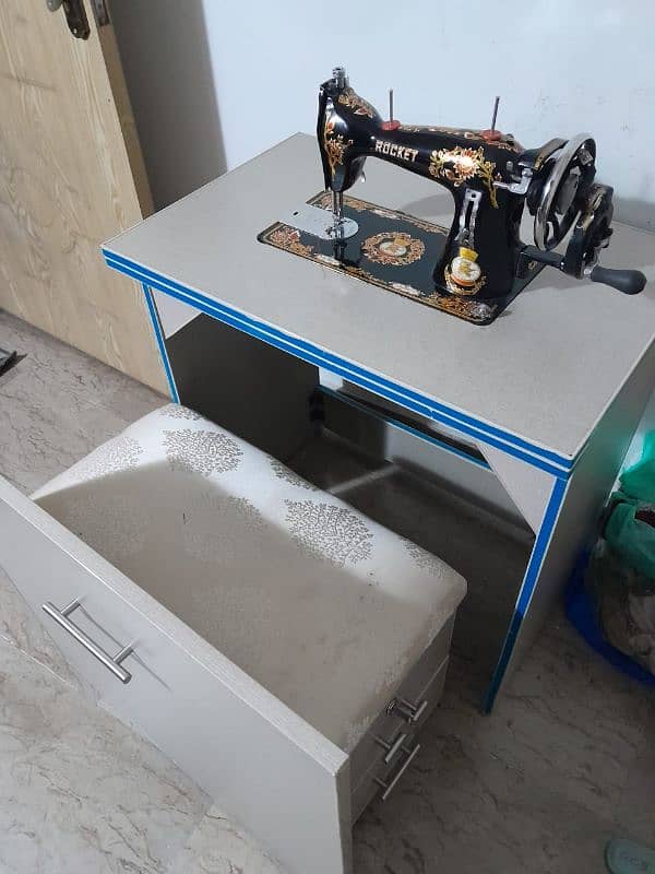 2 month use machine motor ky sath with table 2