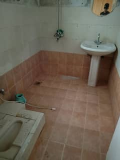 Allama Iqbal Town Mustafa town 5 Marla Upper Portion For Rent