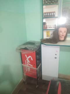 Beauty parler set up