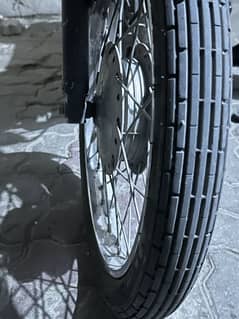 Honda 125 All ok new tyres red color