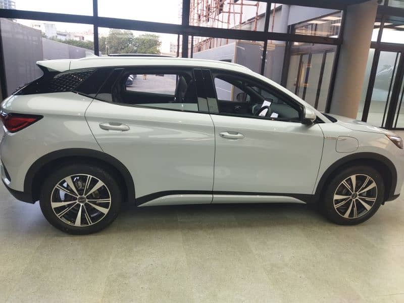 BYD ATTO3 Advance 7 KV extra charger sky white available 2