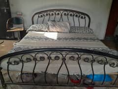iron bed king size