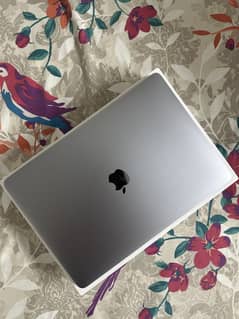 MacBook Air M1 2020 | 8/256 | 10/10 Condition | Complete Box & Charger