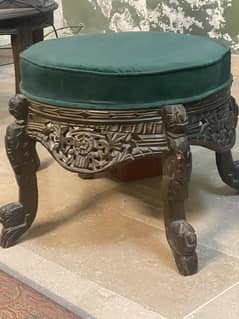 Chinioti stools with table