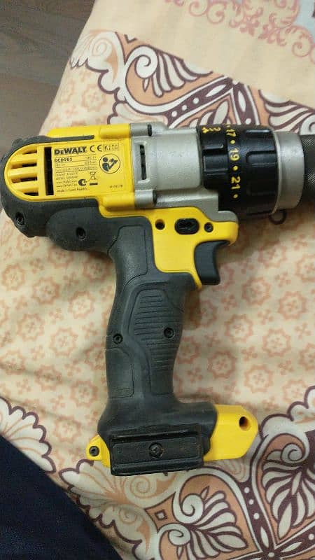 Black & Dagger drill machine worth 150 doller but you can take 16000 7