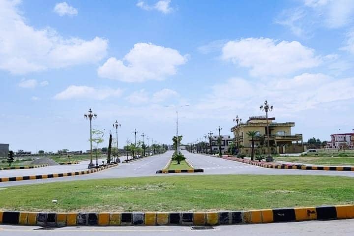 F. 17 MPCHS SIZE 50*90 PLOT FOR SALE ON MINIUMUM PRICE GOOD LOCATION FIRST COME FIRST AVAIL 5