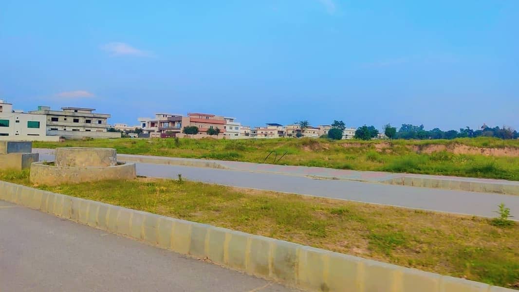 F. 17 MPCHS SIZE 50*90 PLOT FOR SALE ON MINIUMUM PRICE GOOD LOCATION FIRST COME FIRST AVAIL 15