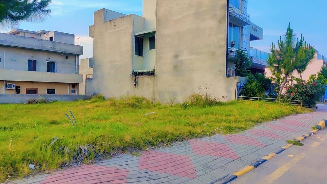 F. 17 MPCHS SIZE 50*90 PLOT FOR SALE ON MINIUMUM PRICE GOOD LOCATION FIRST COME FIRST AVAIL 21