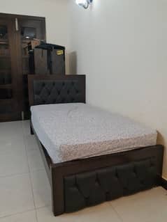 Single and Queen bed