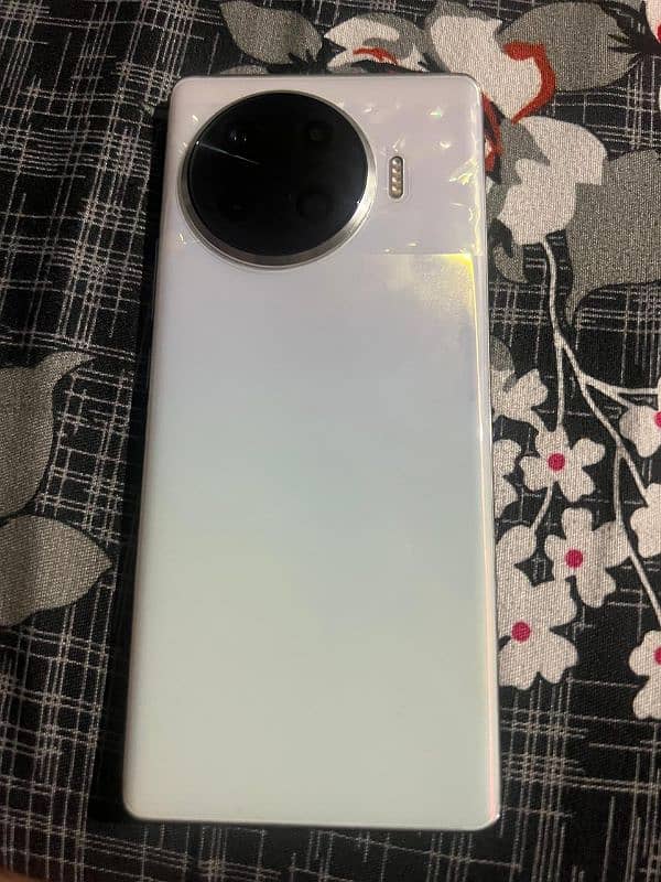 Tecno spark 20 pro plus 0