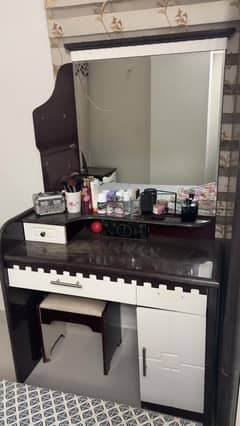 Bedroom set for sale condition 10/10