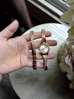 women watch