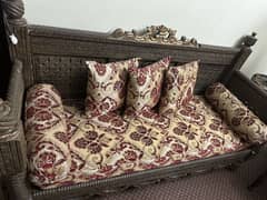 2 sets hai 3 seater ka