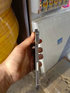I phone 13 pro max jv