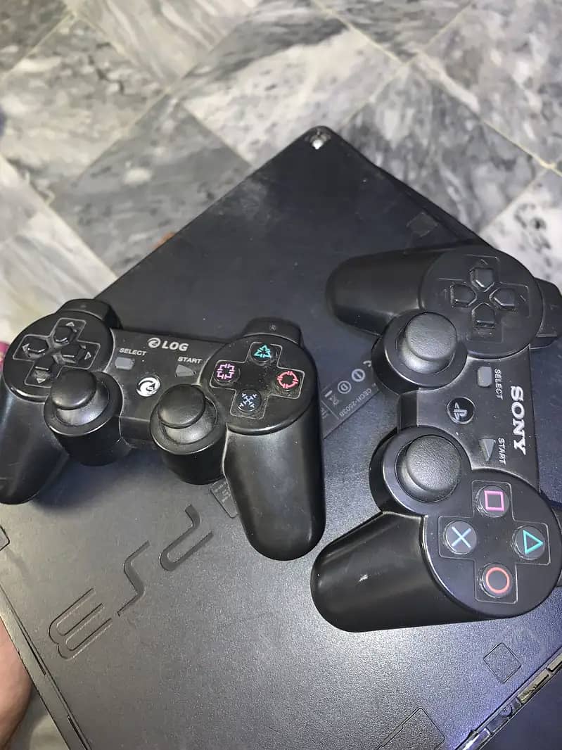 Ps3 for sell jailbreak with two controllers 1