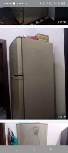 selling my home used refrigerator in chill working conditions