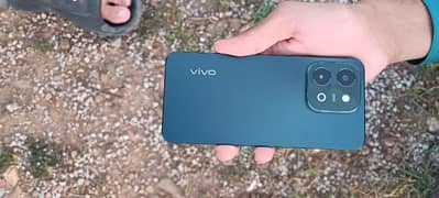 vivo y28 8 128  7 month official warrenty
