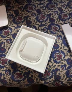 AirPods 4 with ANC