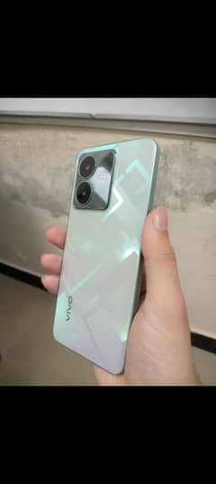 VIVO Y22 New almost 4+4gb