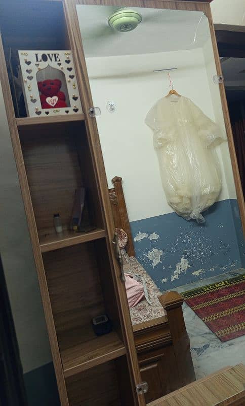 dressing table with drazz 1