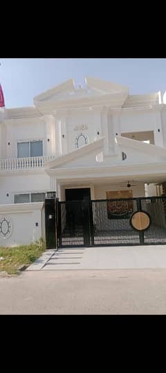 10 marla house for sale
