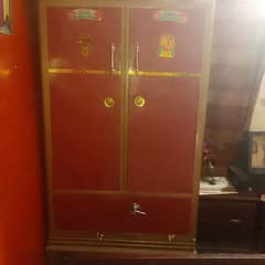 Clothes Almirah new condition