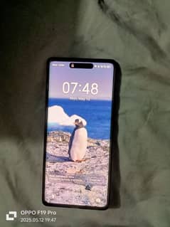 camon 30s 10/10 with full warrnty full box