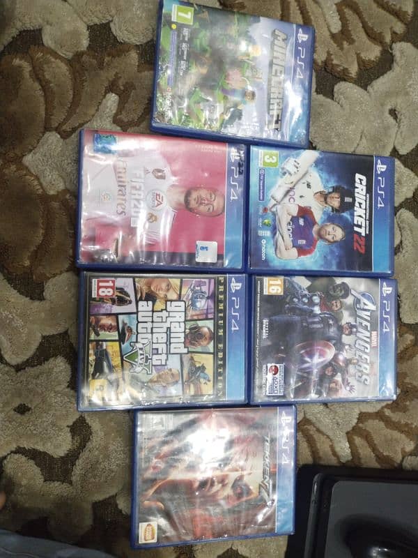 ps4 used with original controller and one controller extra with games 1