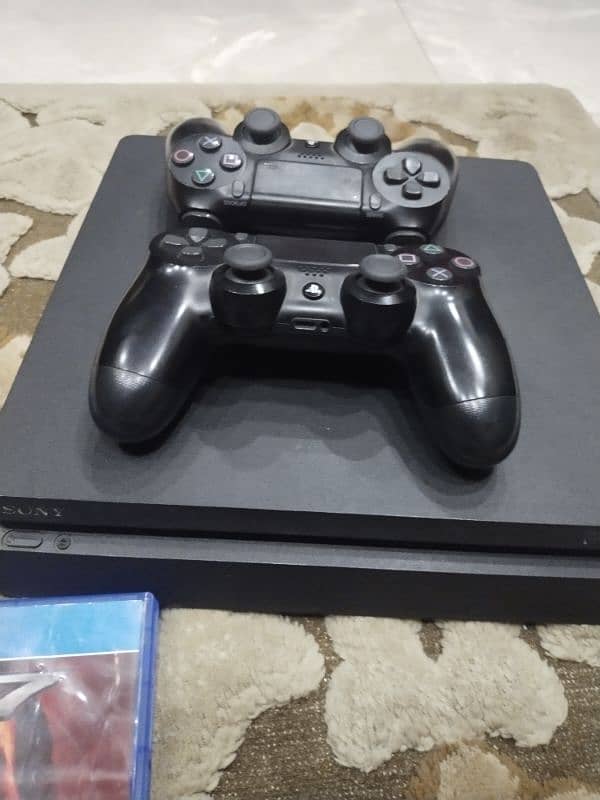 ps4 used with original controller and one controller extra with games 2