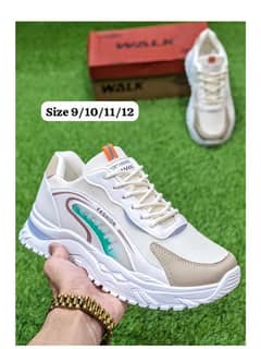 Sports shoes