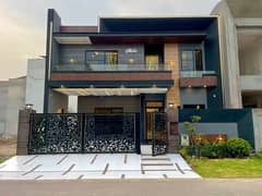 Avail Yourself A Great Prime Location 10 Marla House In Royal Orchard