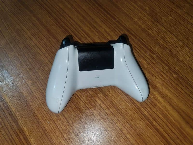 Xbox One S 1