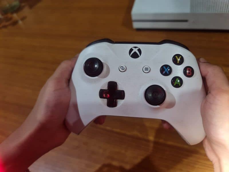 Xbox One S 2